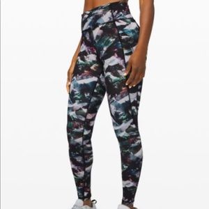 Lululemon Wunder Under 25” Tight Size 6